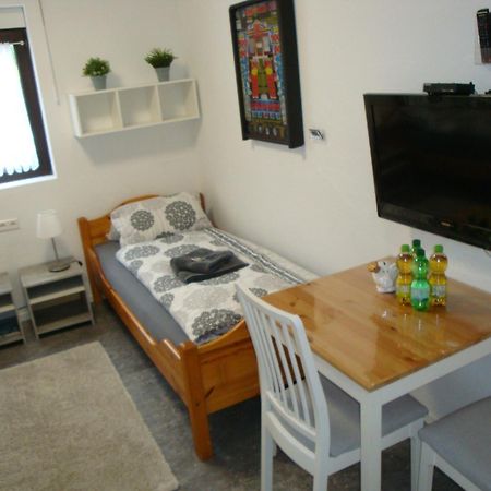 Cenet 1 Zimmer Apartment Sindelfingen Dış mekan fotoğraf